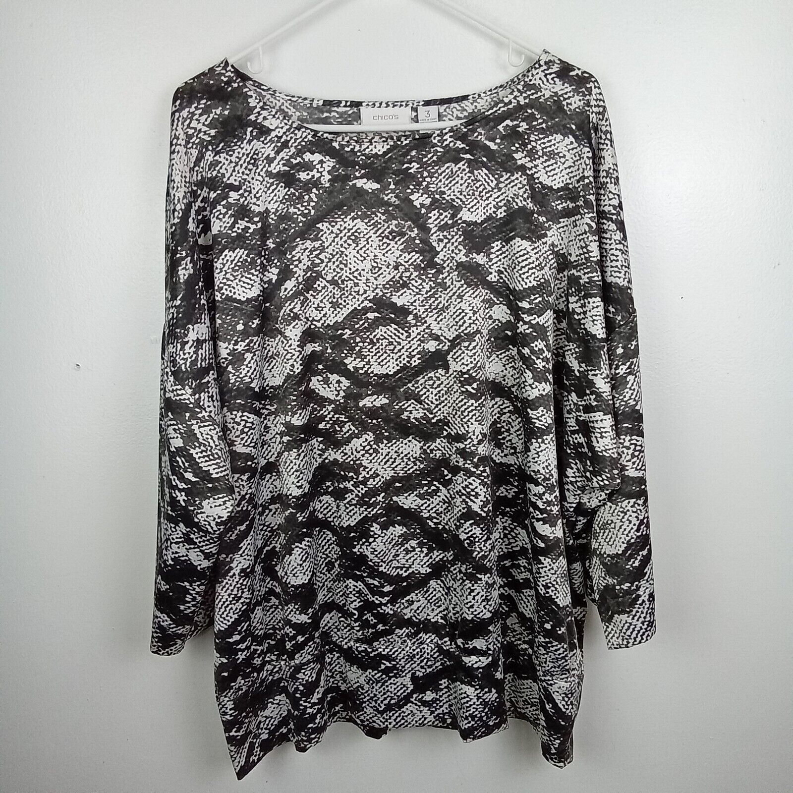 Chicos Womens Tunic Top Blouse Size 3  Xl Snake Skin Print Satin Feel